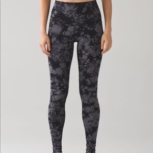 lululemon black and grey shibori tights